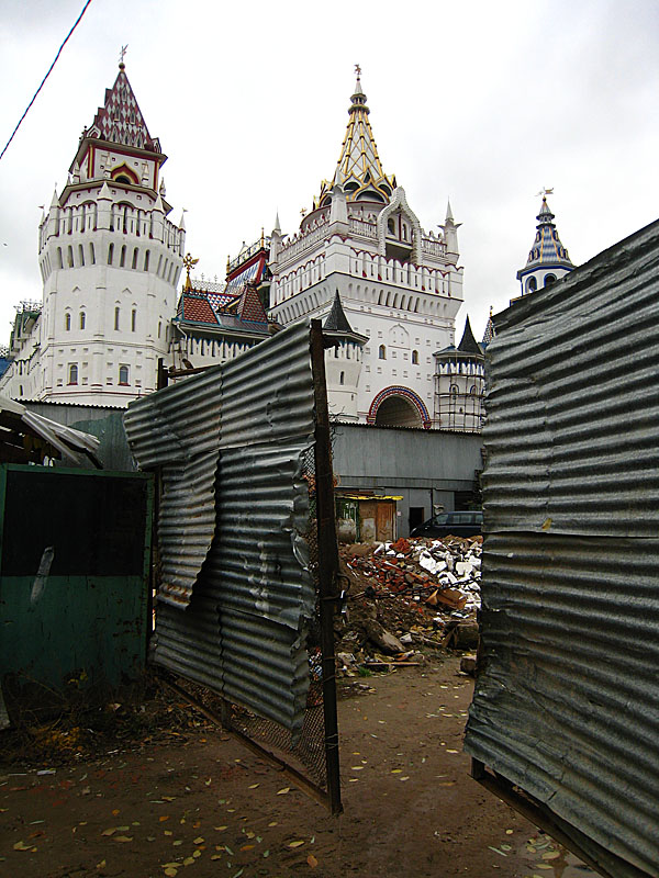It's weird, the buildings are jutted right up against really trashy dumps. This is kind of how all of Moscow is. There will be a beautiful old cathedral and right next to it will stand a really ugly business building. There seems to be little separation between art and function here. After all, Russia had no idea what a monument was other than a church until recently.