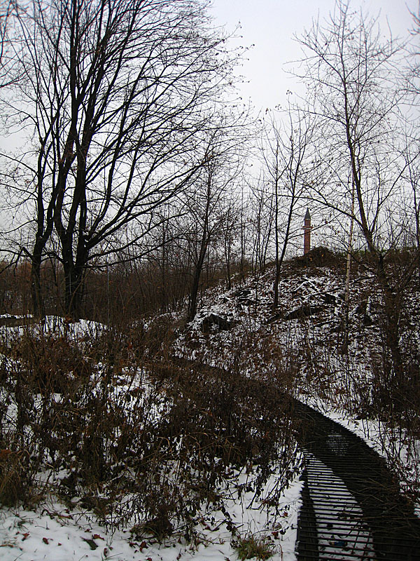 Turning around back towards the way I came down. I came from the right in this photo and wanted to go left.