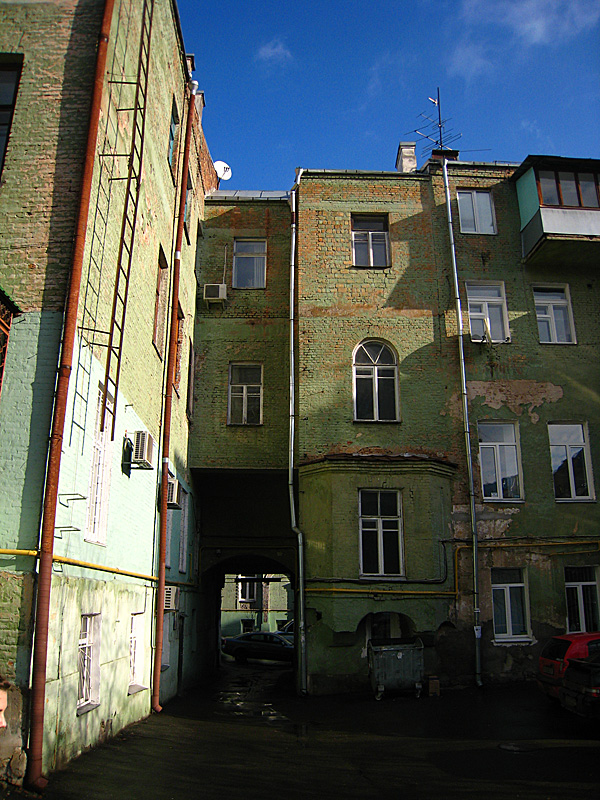 Inside of a courtyard, apartment area.