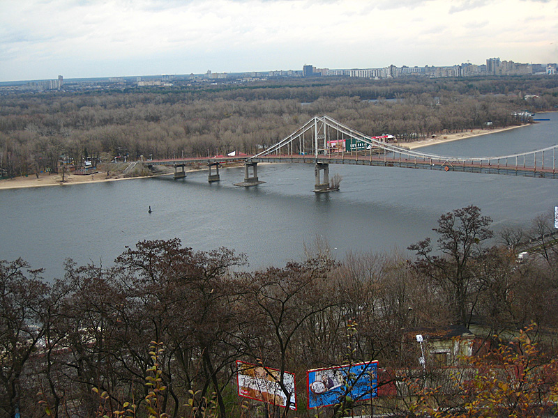 After visiting the hostel and picking up the rest of our group who had decided to nap we went out again to see the city. This is the southern side of the park from earlier with another bridge over the Dnieper.
