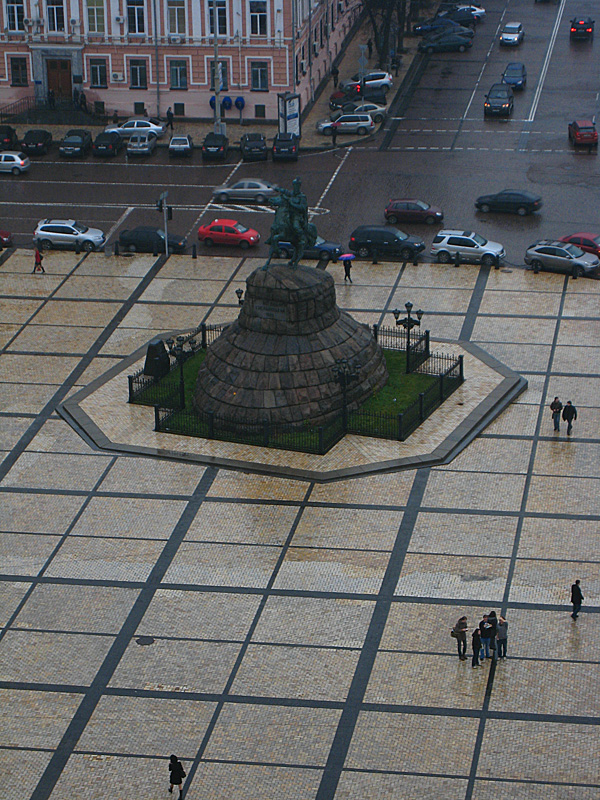 The group of 6 down in the bottom right is our group minus me. They didn't want to go up the tower. At least we got to take photos of each other.