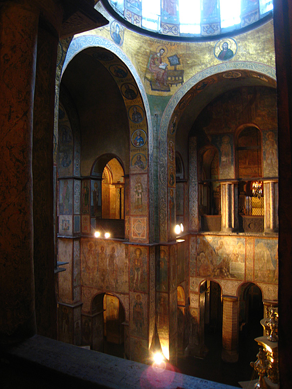 Walking around the right side of the balcony to catch a different angle.