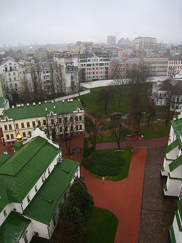 A little more to the left we see the amber museum.