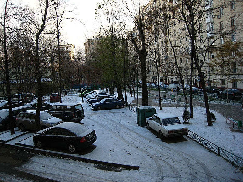 Check out that snow. Too bad it rained the next night and then warmed up some more so that it all disappeared until the following Friday.