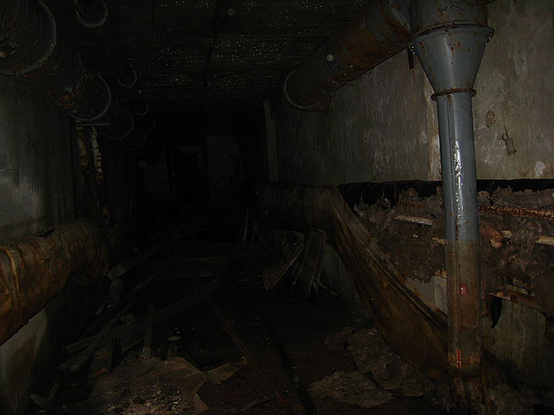 We made it two rooms before we couldn't handle it anymore and turned around. If only I had a flashlight or candle. Then I could have had the fun I wanted to have yesterday.