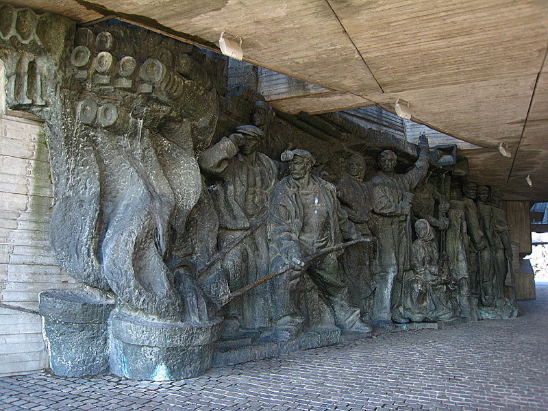Going inside the tunnel.